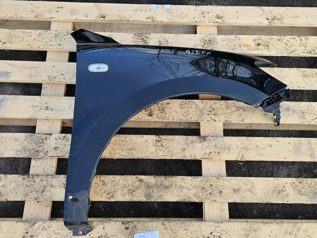 Fender – front right