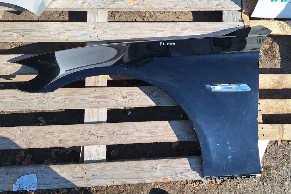 Fender – front left
