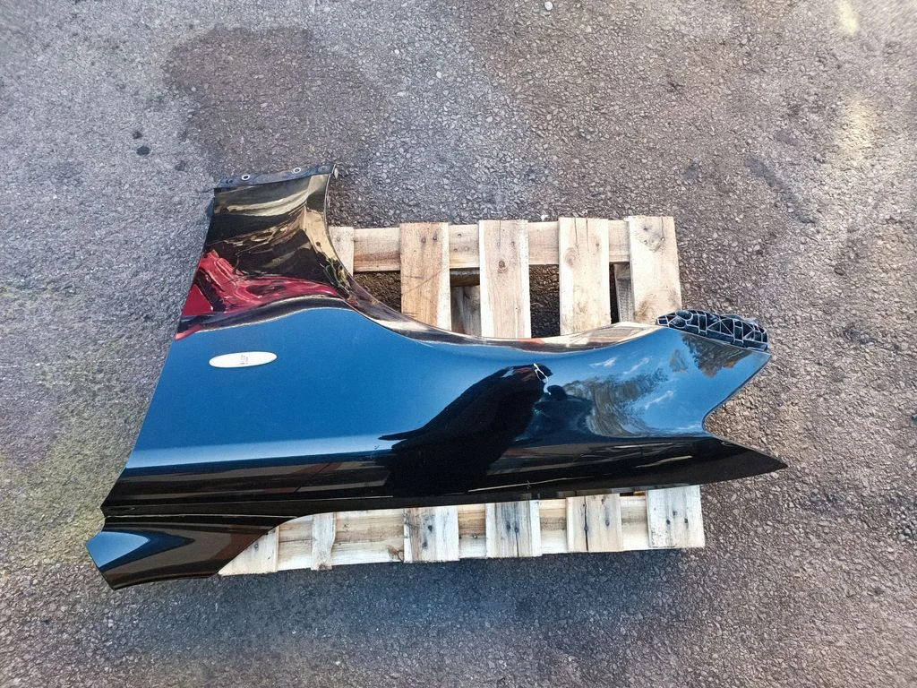 Fender – front left