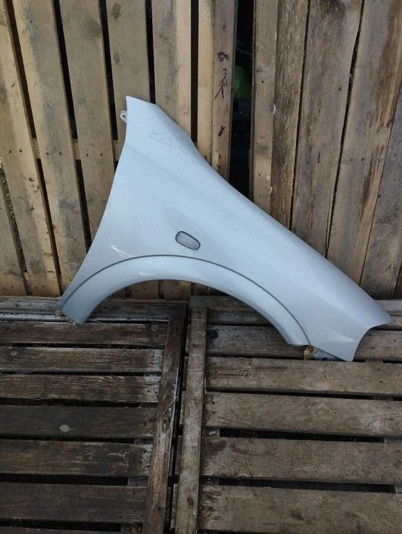 Fender – right
