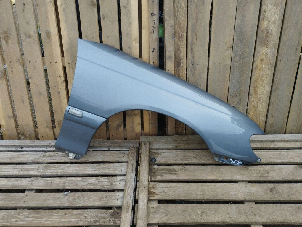 Fender – front right