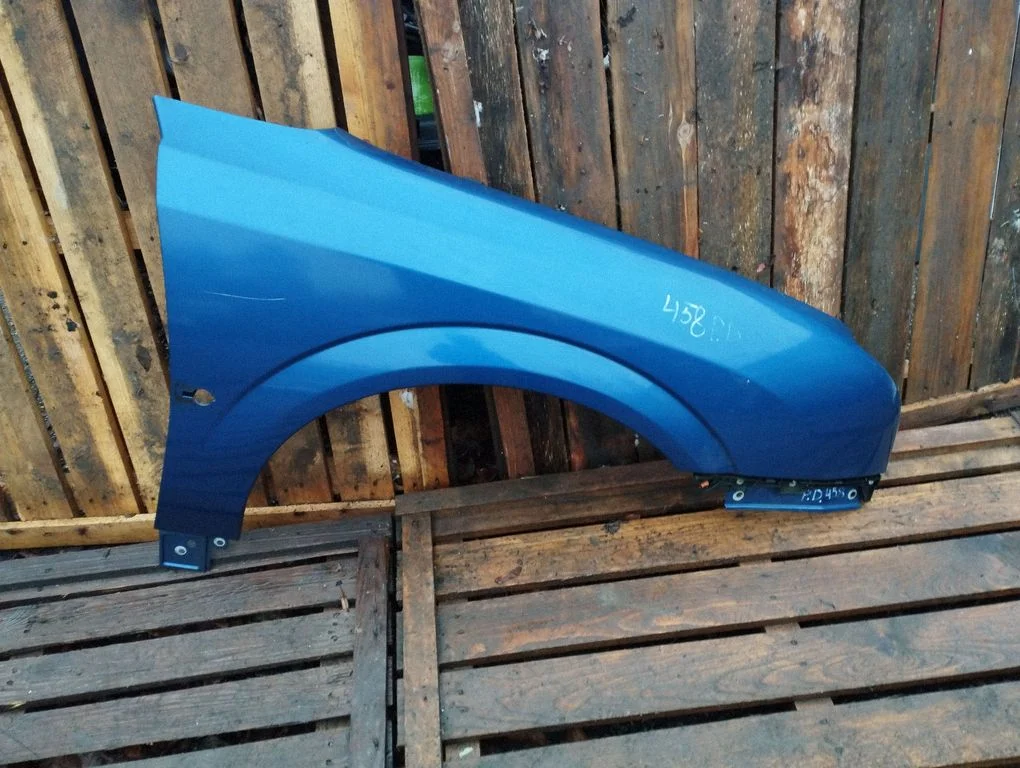 Fender – right