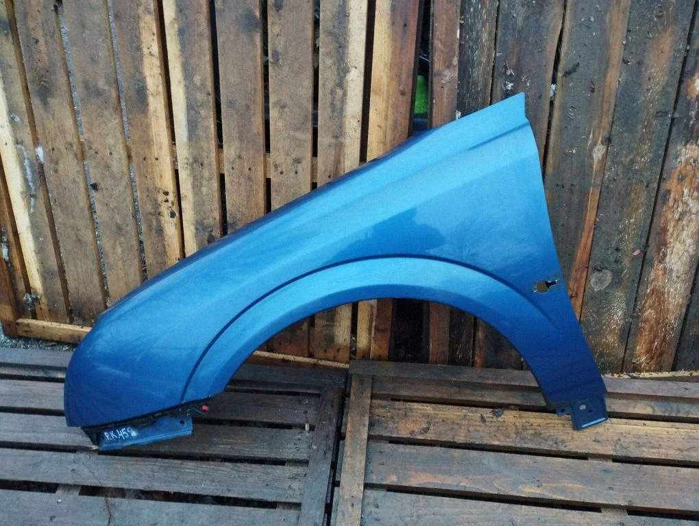 Fender – left