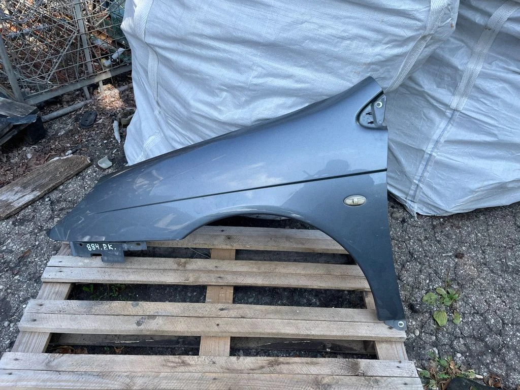 Fender – left