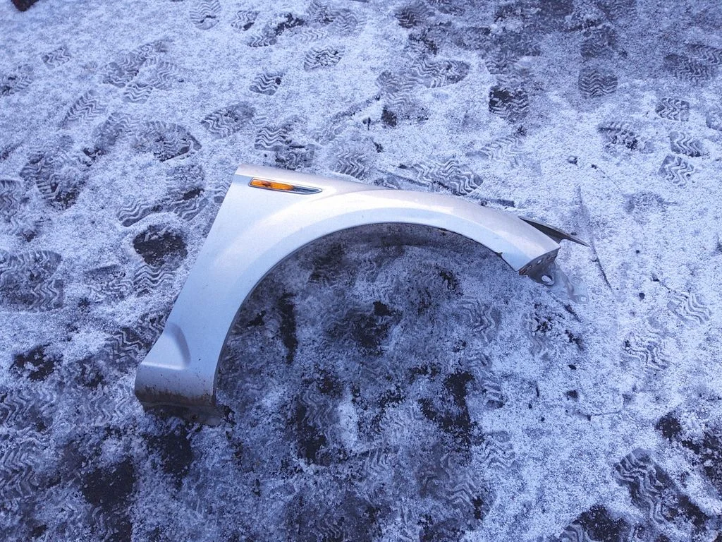 Fender – right