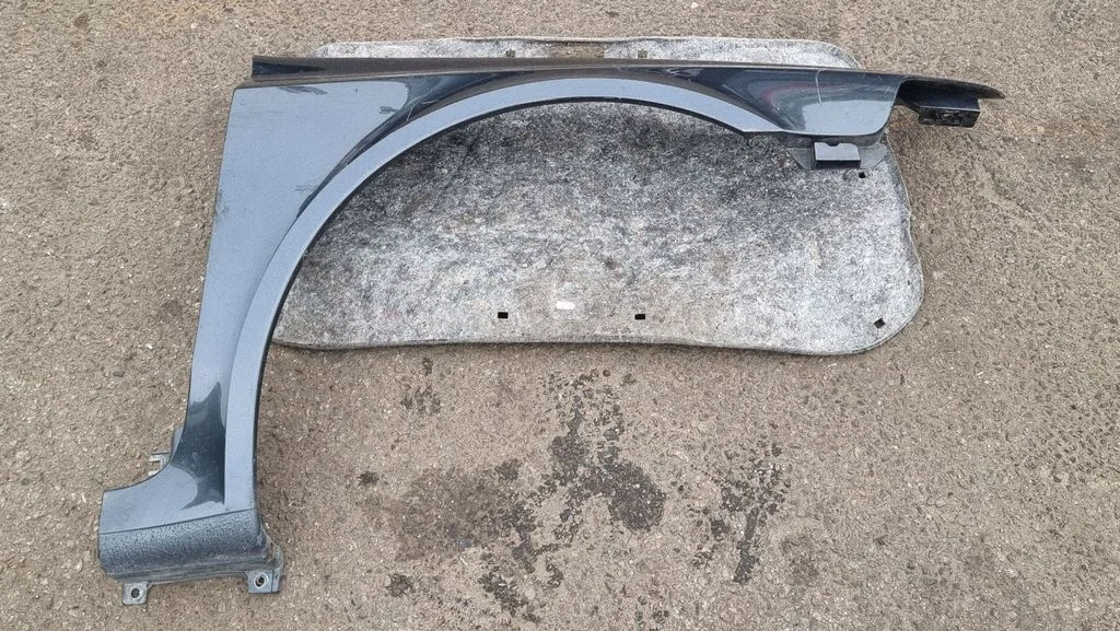 Fender – front right