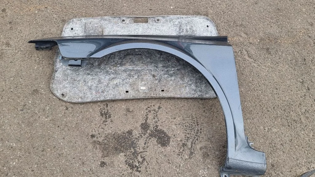 Fender – front left