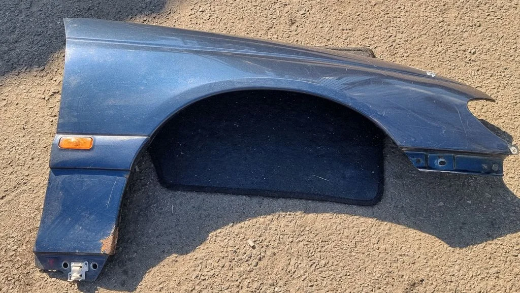 Fender – front right