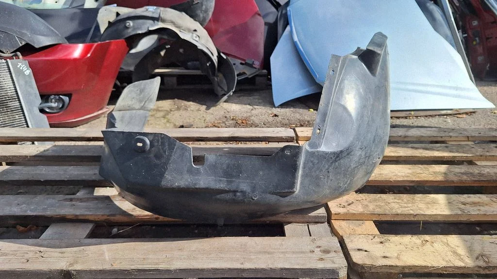 Esimene rattakoopa katteliist / porikaitse 4B0821172C