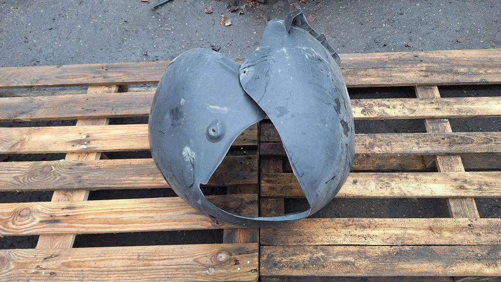 Front wheel arch liner splash guards – front left