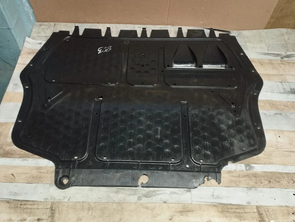 Engine splash shield/under tray – Volkswagen Golf Plus (2005-2013)