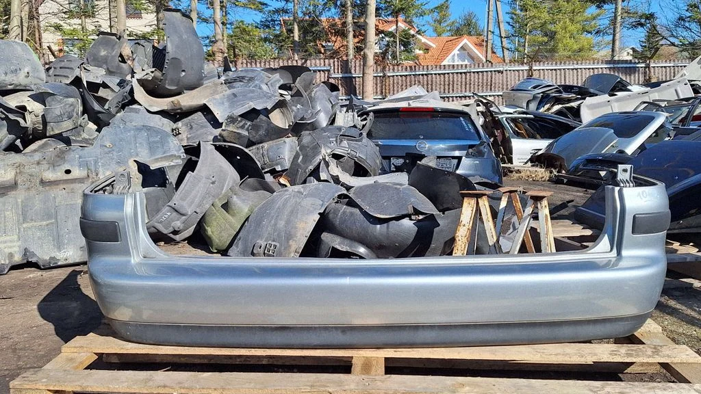 Rear bumper – Ford Galaxy (2000-2006)