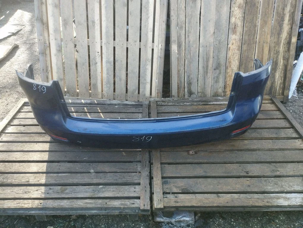 Rear bumper – Toyota Corolla Verso E121 (2001-2004)