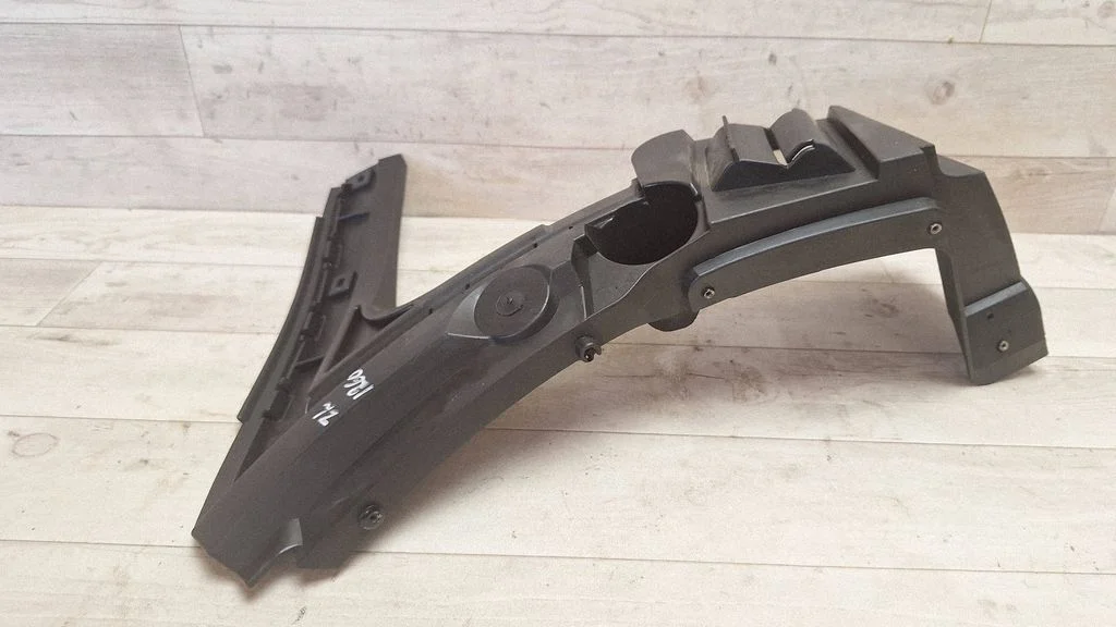 Rear bumper mounting bracket 08620566