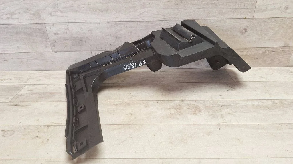 Rear bumper mounting bracket 08620567