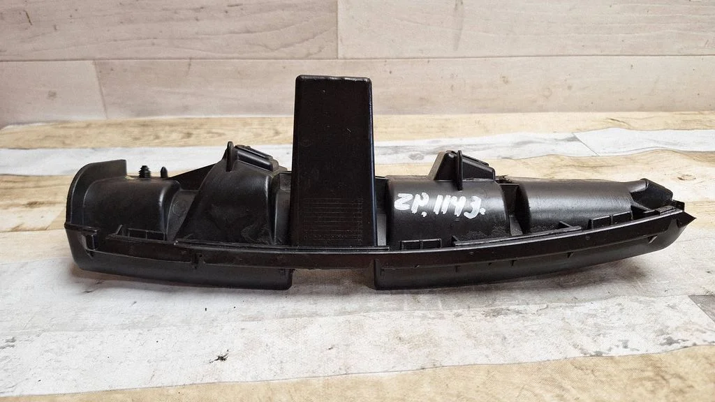 Rear bumper mounting bracket 30657219 – Volvo C30 (2007-2010)