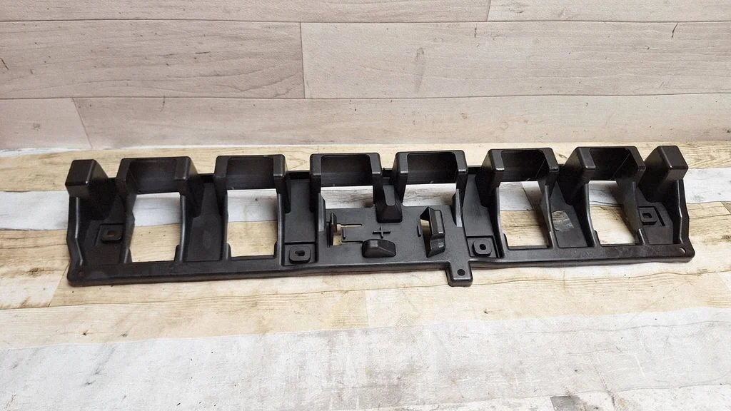 Rear bumper mounting bracket 30657221 – Volvo C30 (2007-2010)