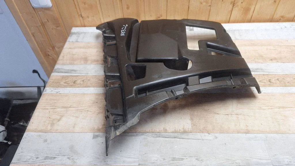 Rear bumper mounting bracket 7256923