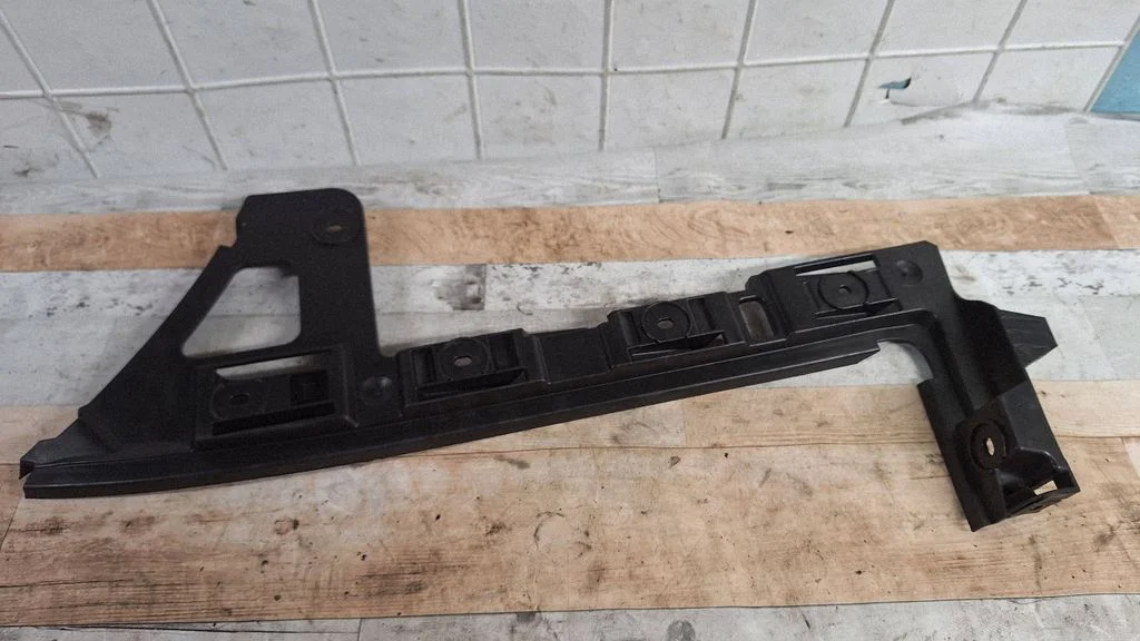 Rear bumper mounting bracket 3C9807393