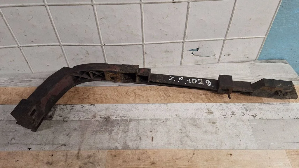 Rear bumper mounting bracket 7D0807394
