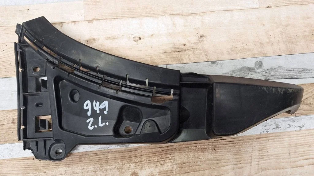 Rear bumper mounting bracket 08620563
