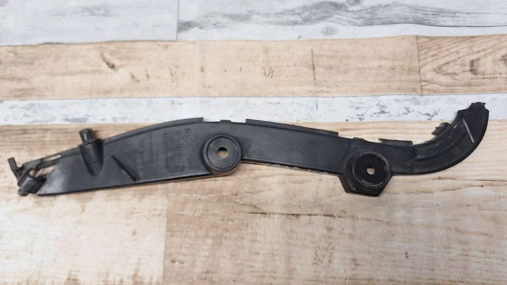 Rear bumper mounting bracket 525750F010
