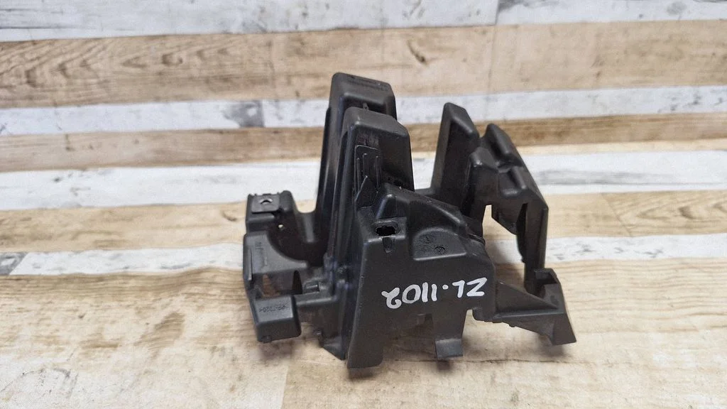 Rear bumper mounting bracket 9681048480