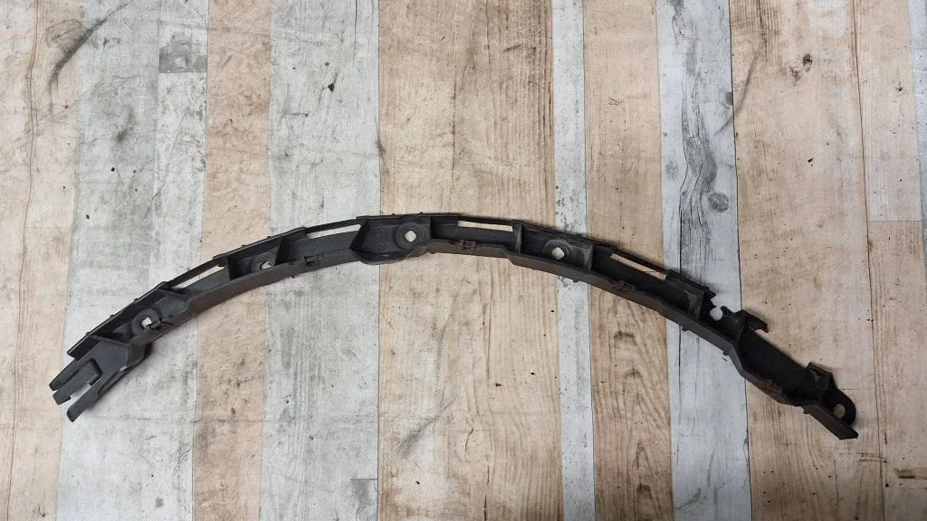 Rear bumper mounting bracket 8Z0853862A
