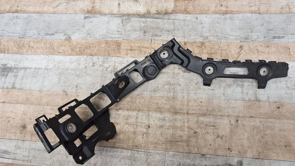 Rear bumper mounting bracket – Opel Zafira B (2005-2014)