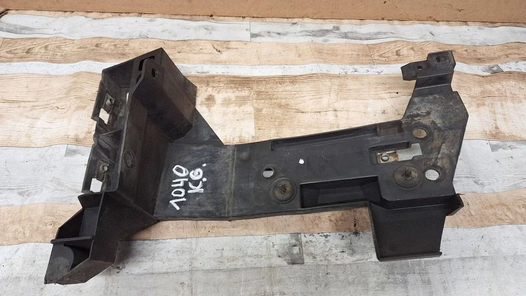 Rear bumper mounting bracket 7700352211