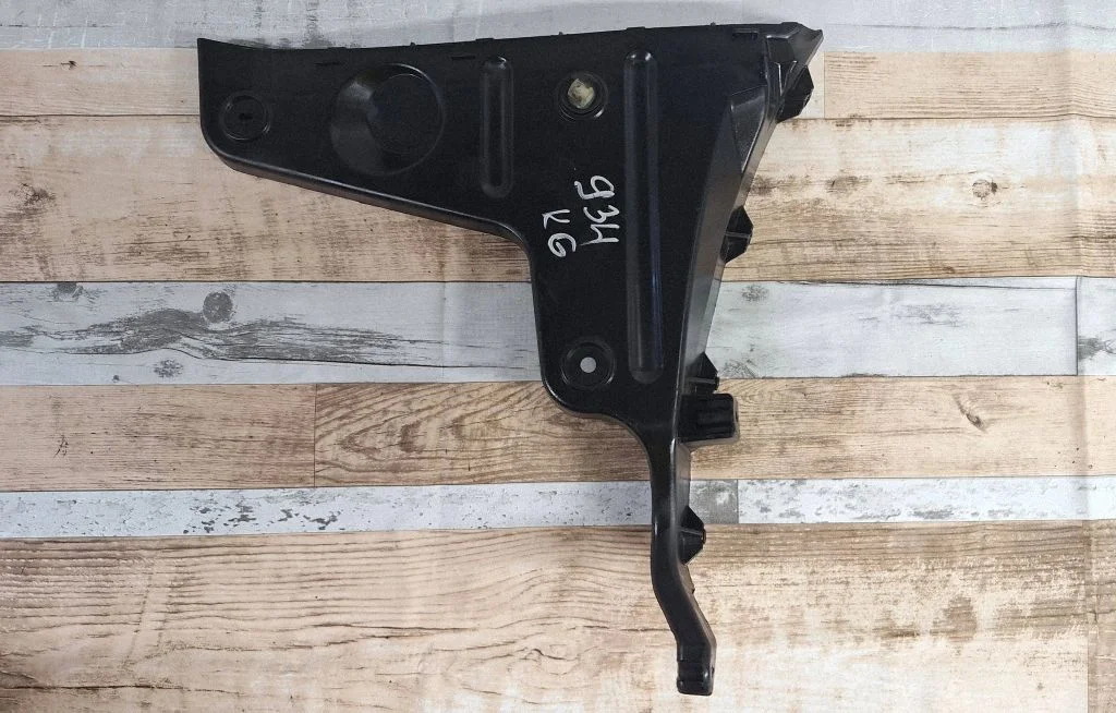 Rear bumper mounting bracket 8E9807453A