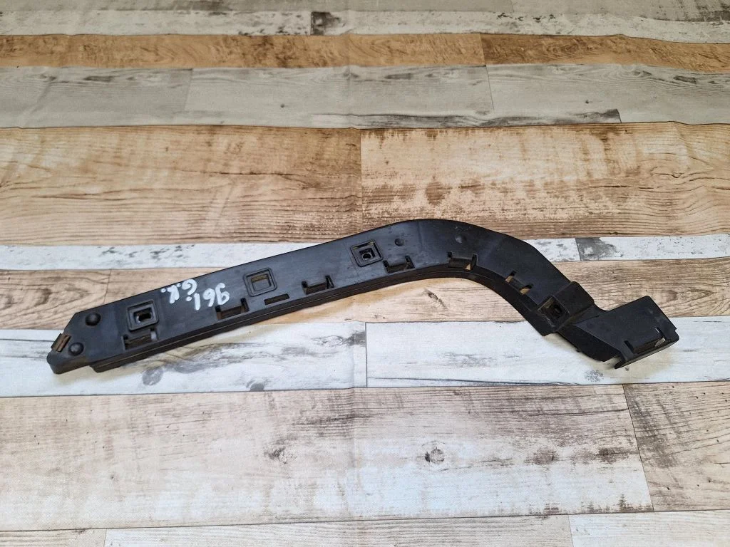 Rear bumper mounting bracket 30763017