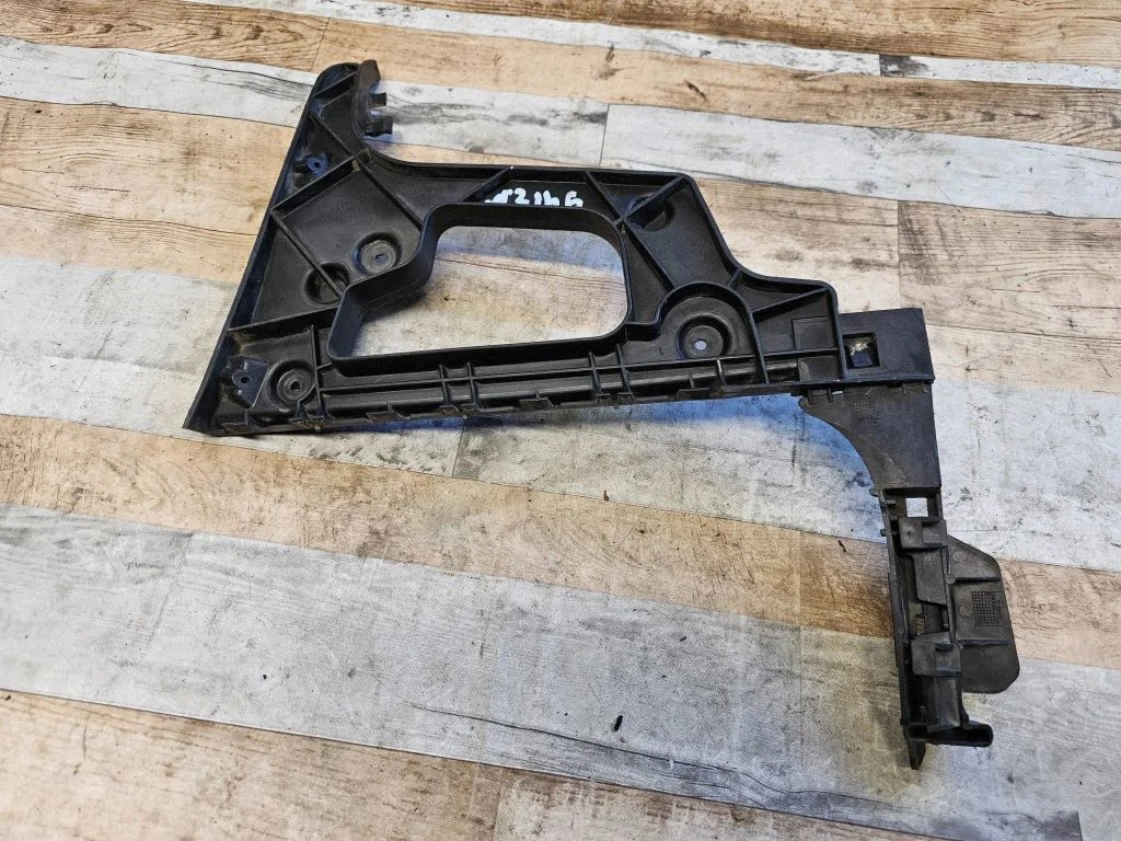 Rear bumper mounting bracket 8T0807454