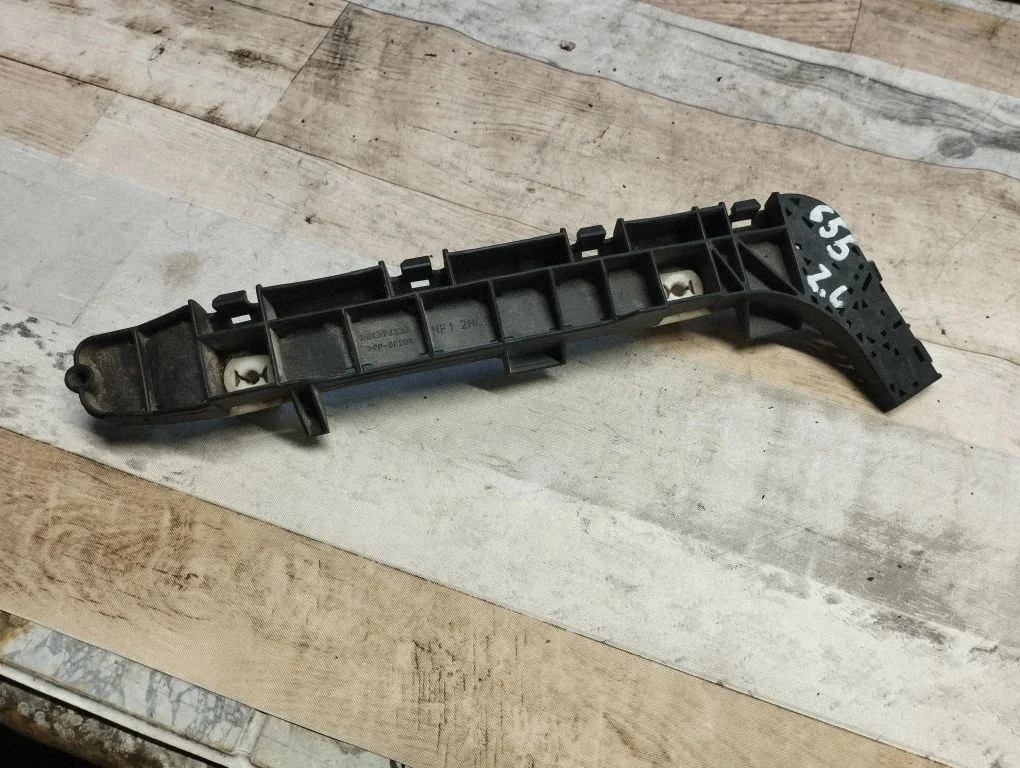 Rear bumper mounting bracket – rear left