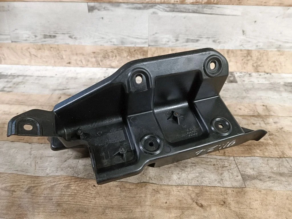 Rear bumper mounting bracket 4F5807897