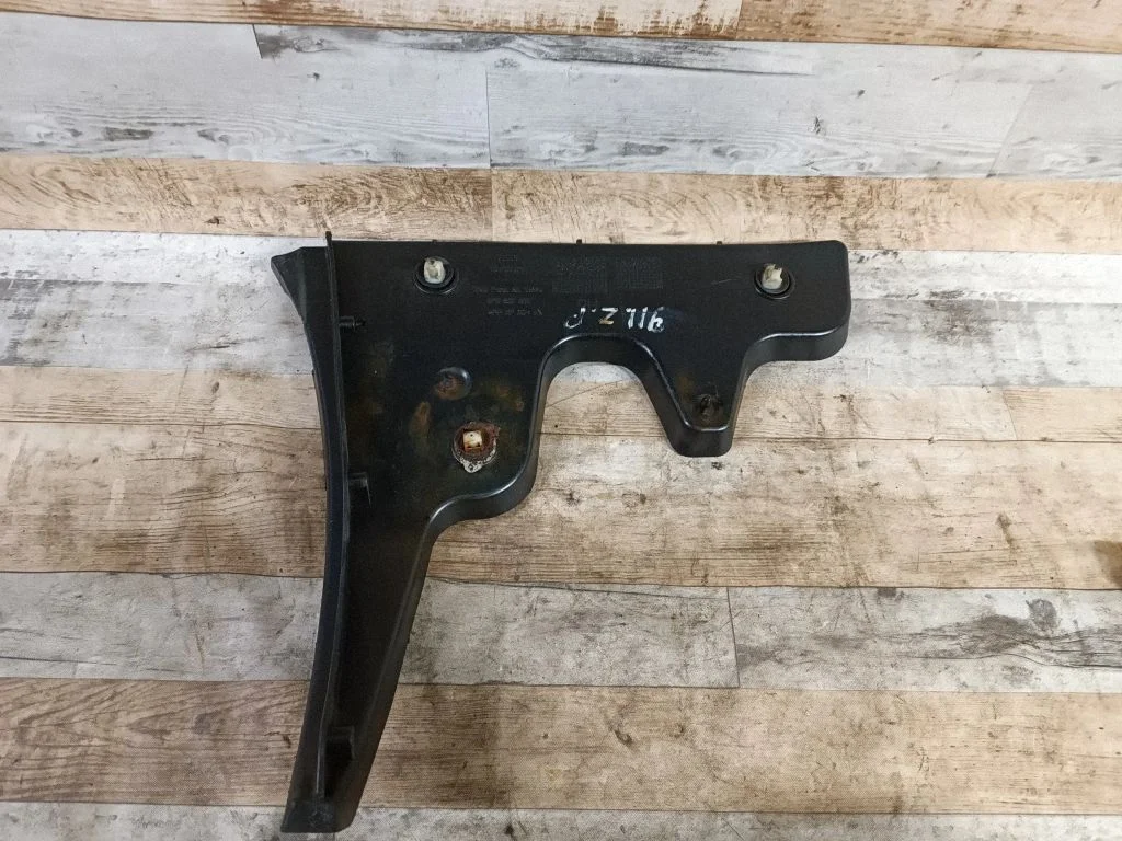 Rear bumper mounting bracket 4F5807454