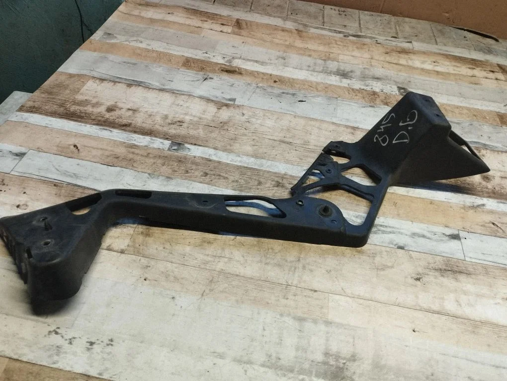 Tagumise kaitseraua kinnitusklamber – Ford Mondeo MK IV (2007-2014)