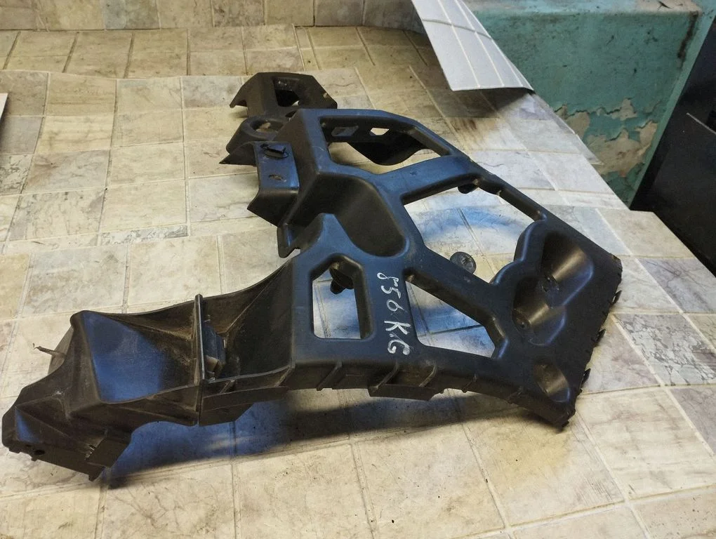 Tagumise kaitseraua kinnitusklamber – Renault Megane III (2009-2016)