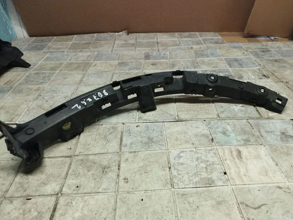 Mocowanie zderzaka tylnego 8Z0853863A