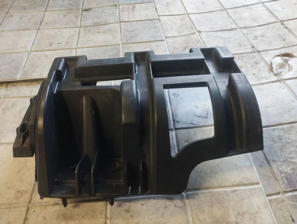Aizmugurējā bufera turētājs 9686264180