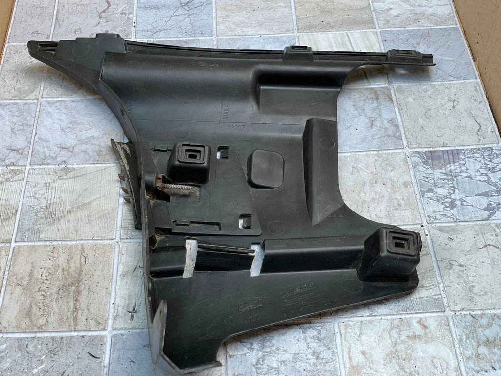 Rear bumper mounting bracket 09178246