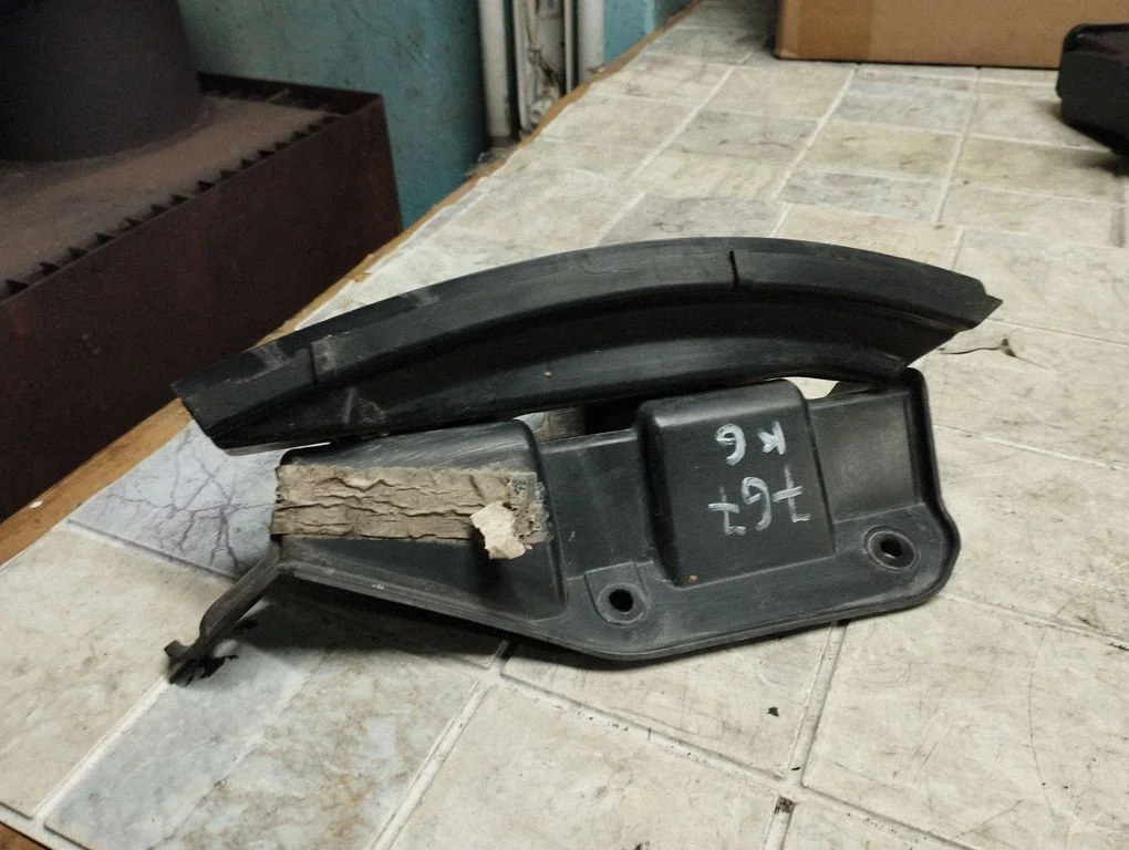 Aizmugurējā bufera turētājs 4F5807891