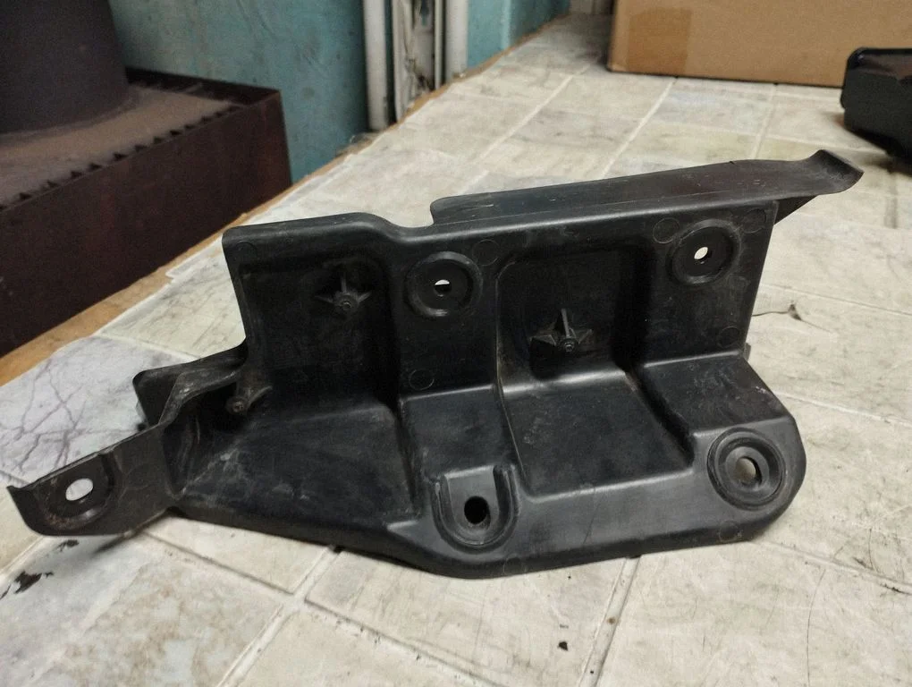 Aizmugurējā bufera turētājs 4F5807892