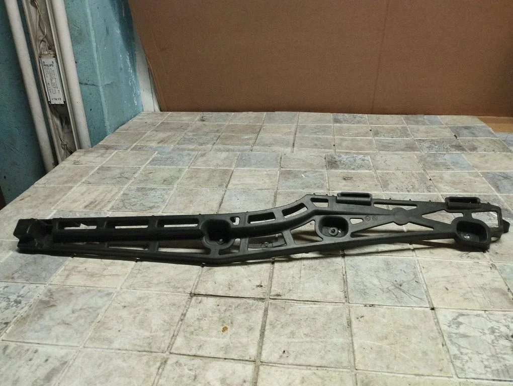 Tagumise kaitseraua kinnitusklamber – Opel Insignia A (2008-2017)