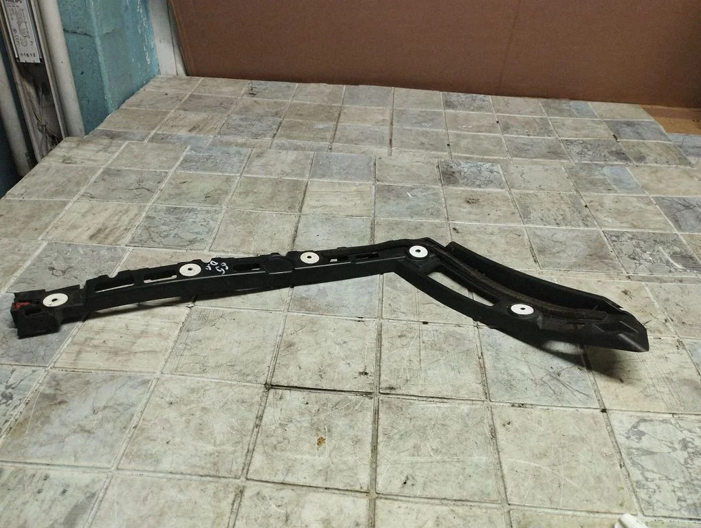 Tagumise kaitseraua kinnitusklamber – Opel Insignia A (2008-2017)