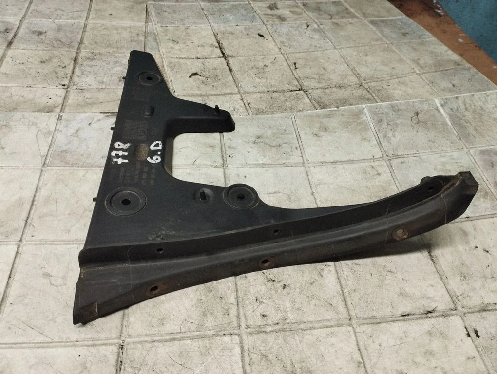 Tagumise kaitseraua kinnitusklamber – Audi A6 Allroad C6 (2006-2011)