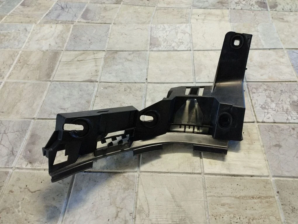 Rear bumper mounting bracket – Volkswagen Golf Plus (2005-2013)
