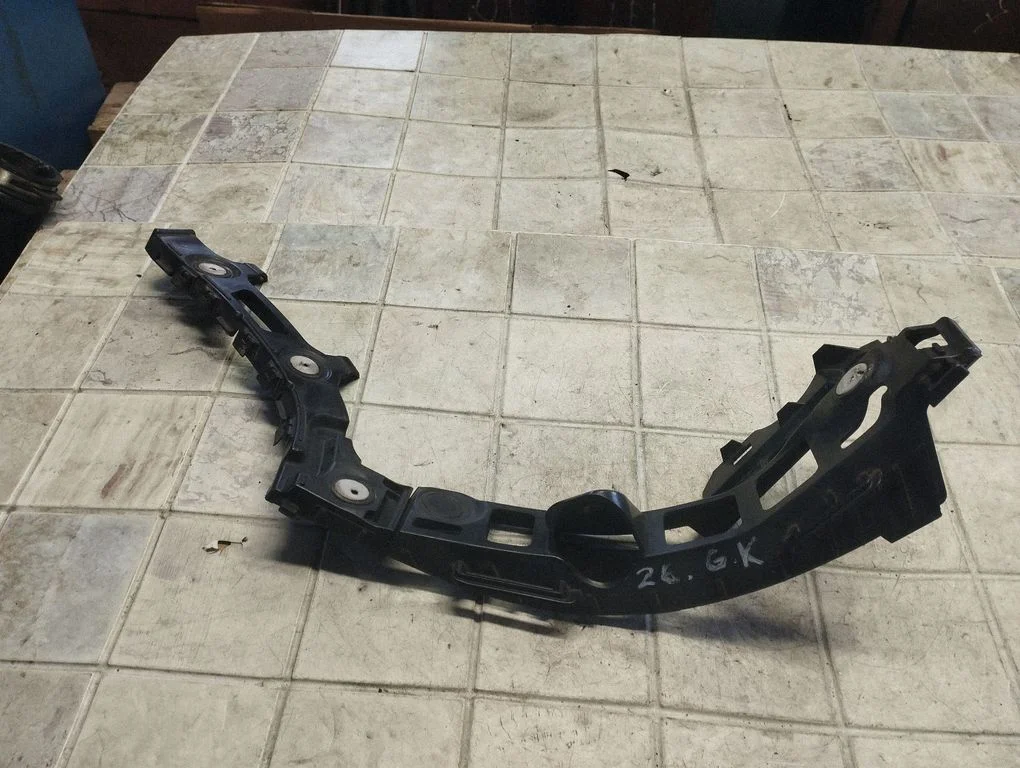 Rear bumper mounting bracket – Opel Zafira C (2011-2019)