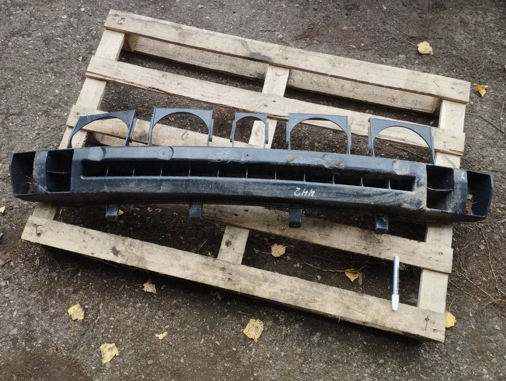 Tagumise kaitseraua põikitala