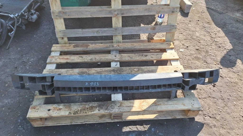 Belka zderzaka tylnego 8200258961 – Renault Modus (2004-2007)